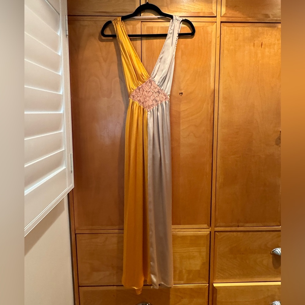 Gorgeous two toned satin dress with lace detail